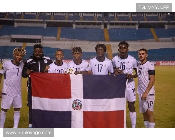 美金杯焦点战普霍尔被罚下多米尼加共和国十人苦守战平苏里南